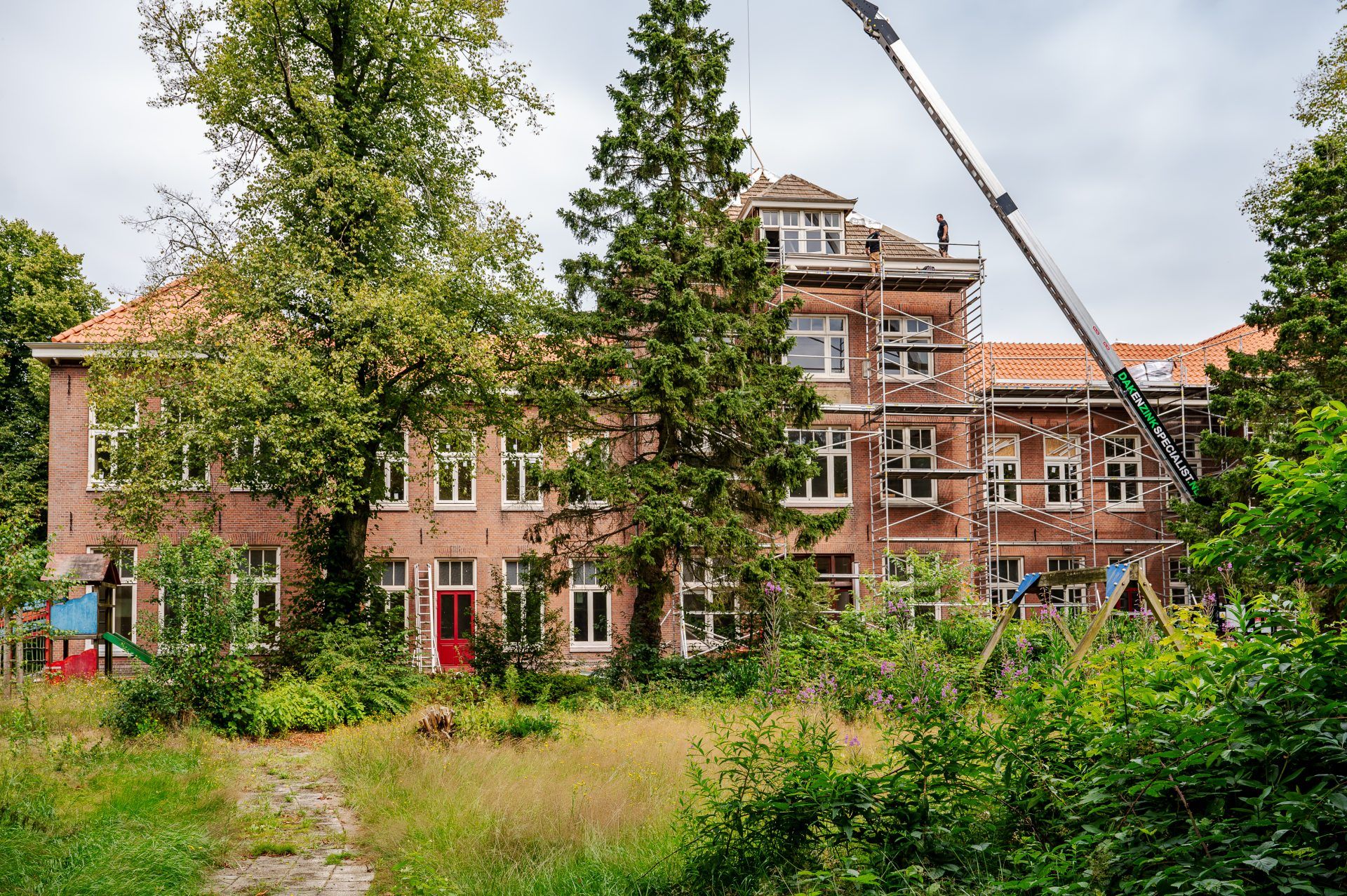 Kinderweeshuis nunspeet dakbedekking